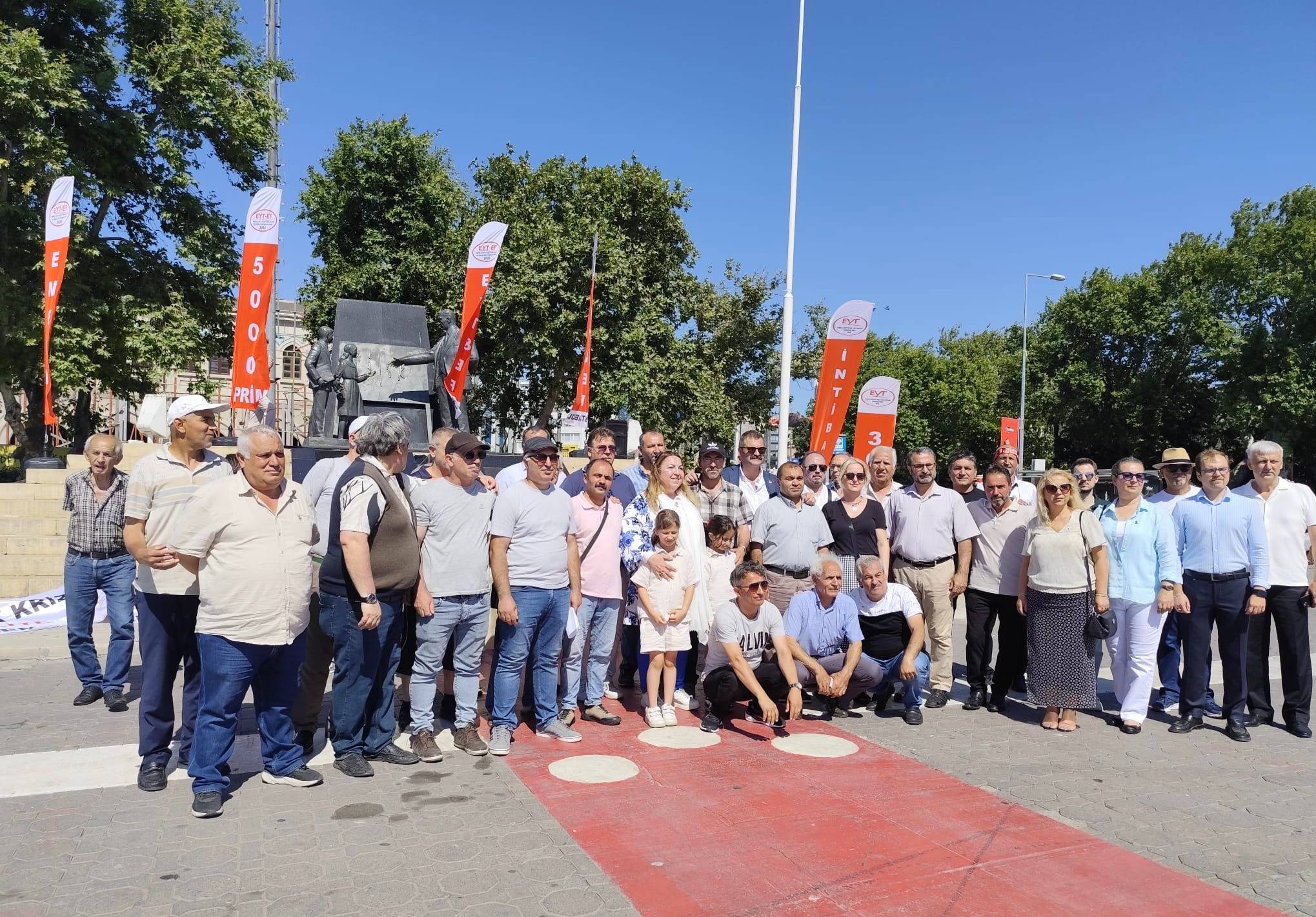 “Kriz masa başında değil, sokakta yaşanıyor!”